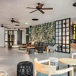 The Patio فندق