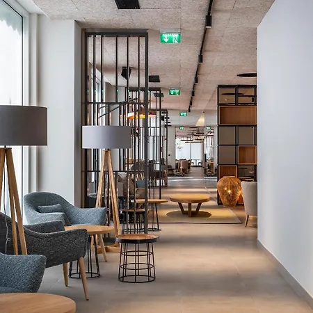 The Patio מלון 4*