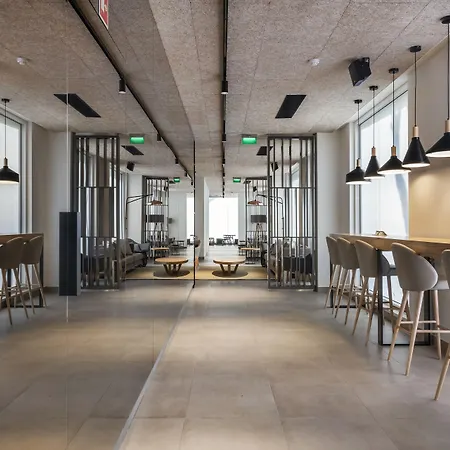 מלון The Patio 4*