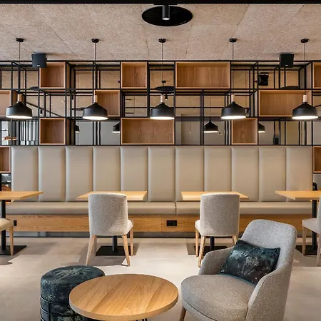 מלון The Patio 4*