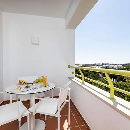 The Patio מלון אלבופיירה